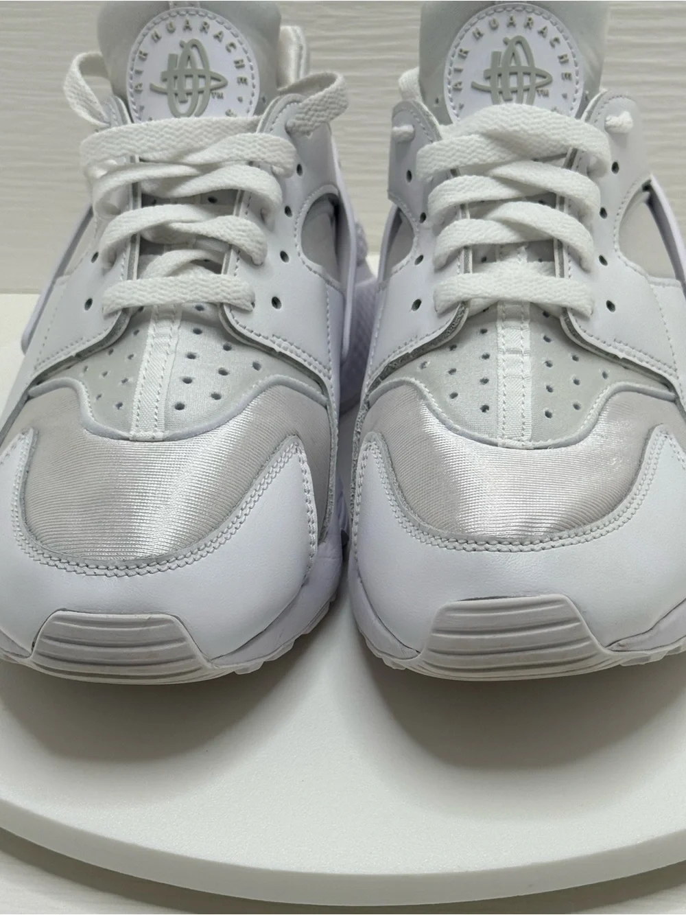 Nike Air Huarache Run Women's Size 10 Running Shoes Triple White *Worn once